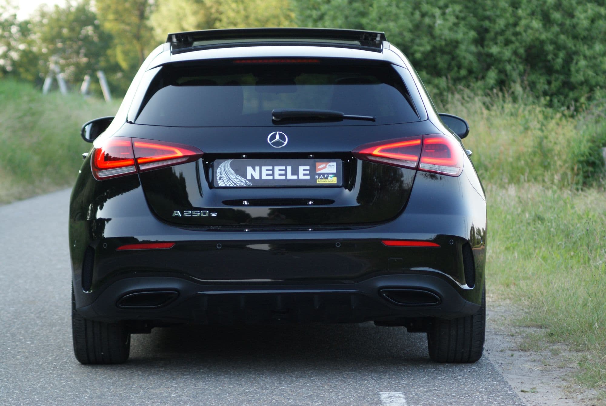 Mercedes-Benz A250e AMG pakket