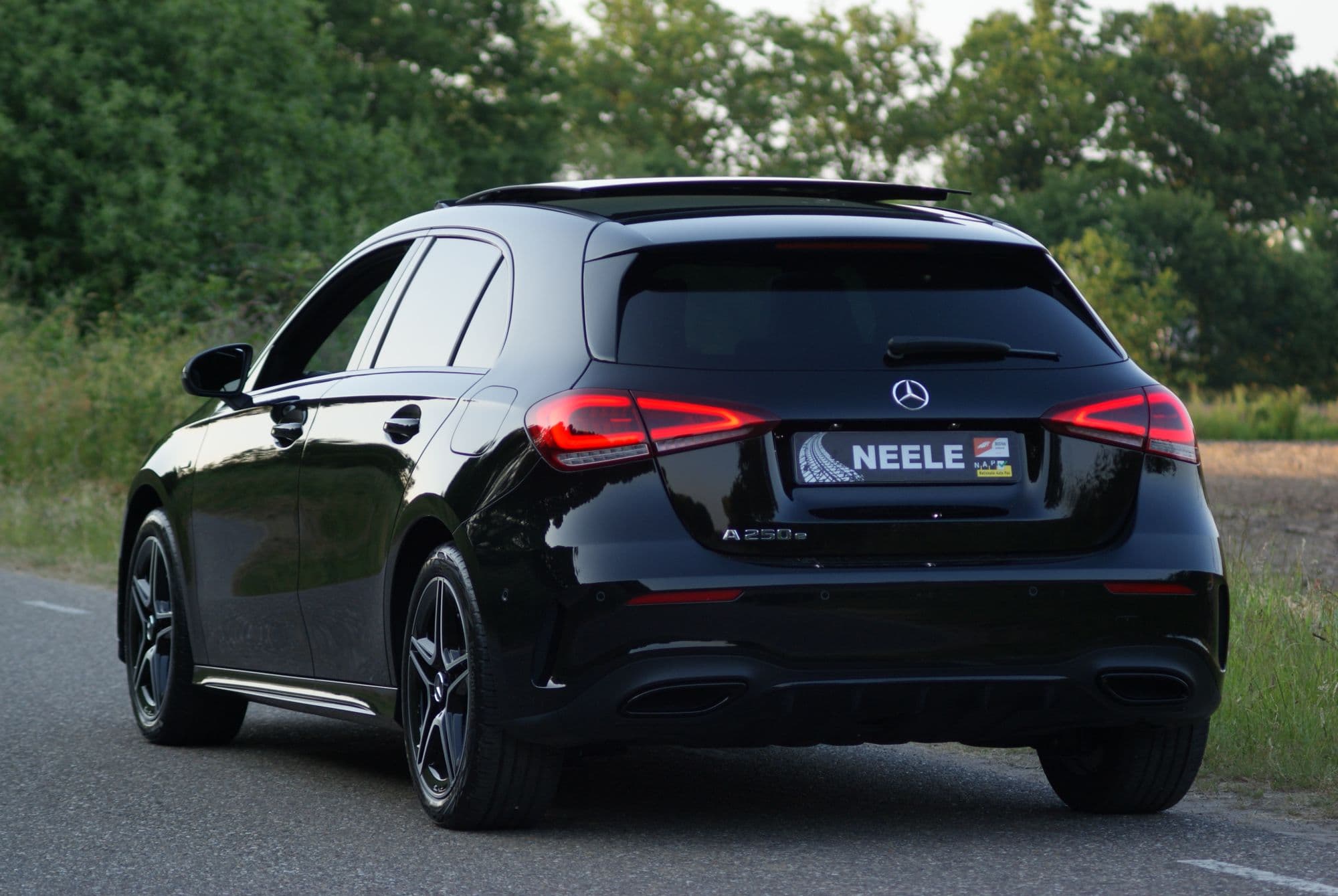 Mercedes-Benz A250e AMG pakket