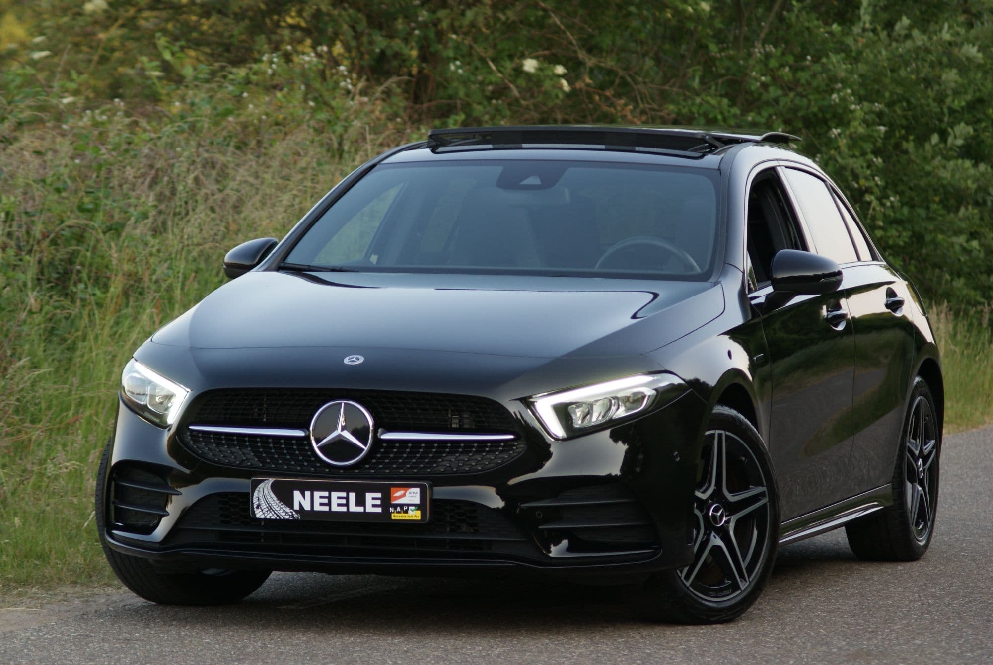 Mercedes-Benz A250e AMG pakket